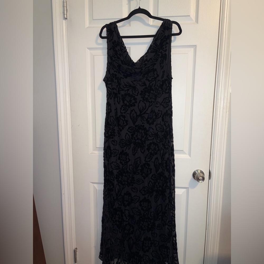 Black Floral Velvet-Texture Cowl Neck Dress EUC